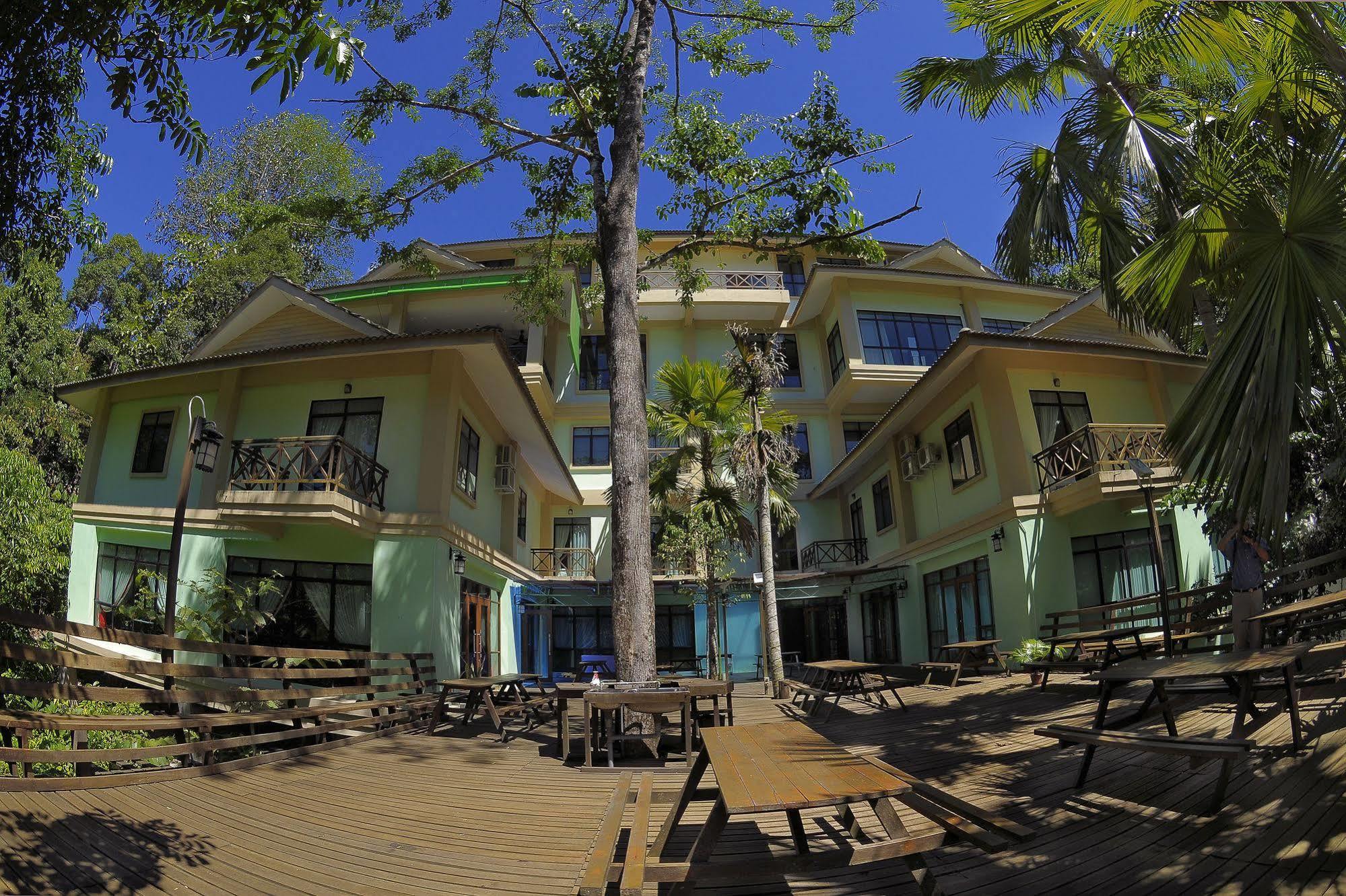 Borneo Tropical Rainforest Resort Miri Exterior photo